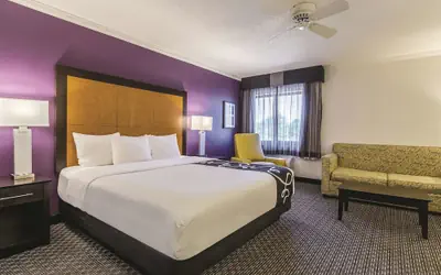 La Quinta by Wyndham Cleveland - Airport North