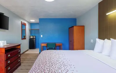 Knights Inn North Attleboro