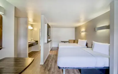 Studio 6-San Antonio, TX - Airport