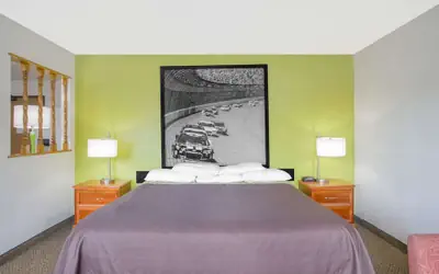 Super 8 by Wyndham South Boston VA