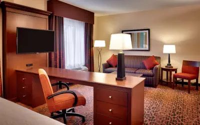 Hampton Inn Omaha/West Dodge Road, Old Mill