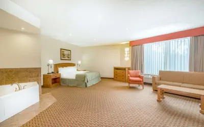 Ramada Tropics Resort & Conf Center by Wyndham Des Moines