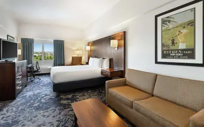 DoubleTree by Hilton Cape Cod - Hyannis