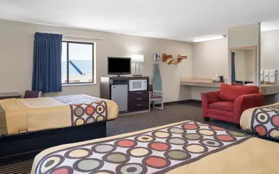 Super 8 by Wyndham Humboldt