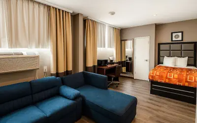 Hotel Pergola Jamaica JFK