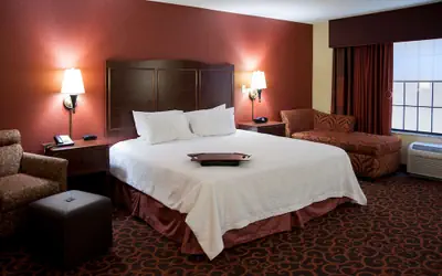 Hampton Inn & Suites Watertown