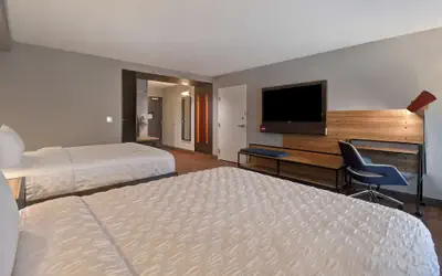 Tru by Hilton Manchester Downtown