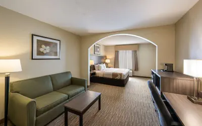 Quality Inn & Suites Fishkill South near I-84