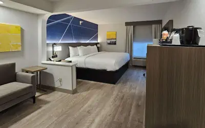 Comfort Inn & Suites Saint Louis Lafayette Square