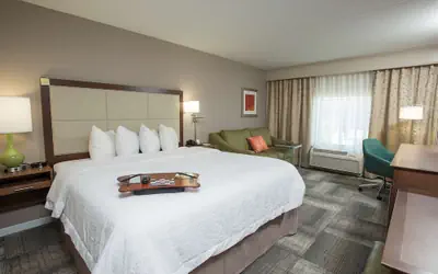 Hampton Inn & Suites Cincinnati-Union Centre