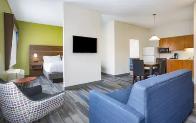 Holiday Inn Express Kansas City - at the Legends! by IHG