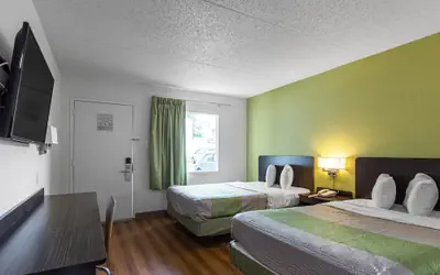 Motel 6-Warminster, PA