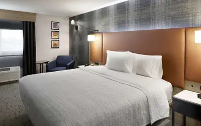 Hampton Inn Newark Airport