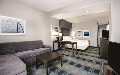 La Quinta by Wyndham Victoria - South