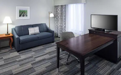 Hampton Inn & Suites Tulare