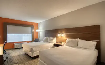 Holiday Inn Express Hotel & Suites Oshkosh by IHG