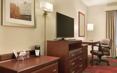 Hampton Inn & Suites Madison - West