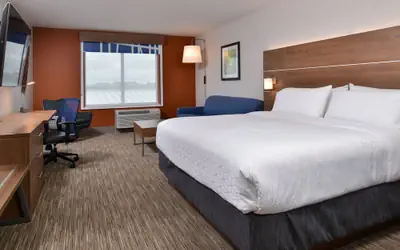 Holiday Inn Express & Suites - Marshalltown by IHG