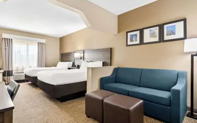 Comfort Suites near Robins Air Force Base