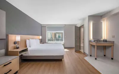 Hyatt Place Riverside Downtown