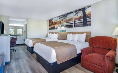 Days Inn by Wyndham Macon I-475