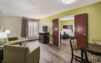 Quality Inn & Suites Quincy - Downtown