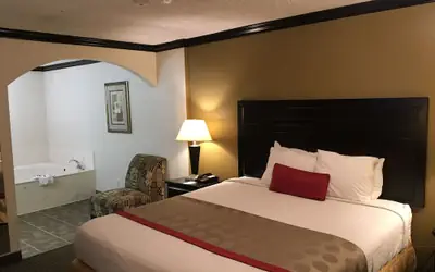 Ramada by Wyndham Ontario Airport & Convention Center