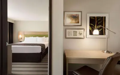 Country Inn & Suites by Radisson, Indianola, IA