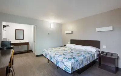 Motel 6-Show Low, AZ