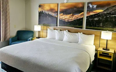 Days Inn and Suites by Wyndham Downtown Missoula-University