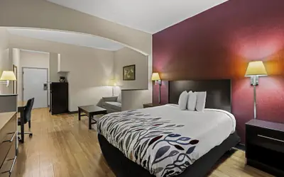 Red Roof Inn & Suites Albany, GA