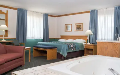 Super 8 by Wyndham Sheldon