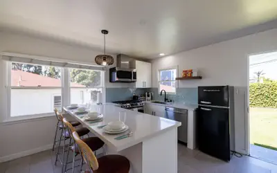 Tides Oceanview Inn and Cottages