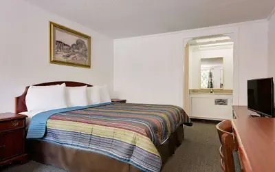 Knights Inn Macedonia