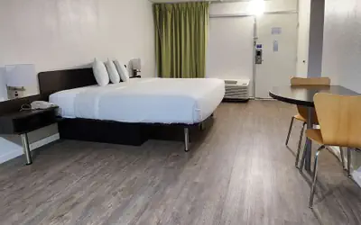 Motel 6-Columbus, GA - Downtown