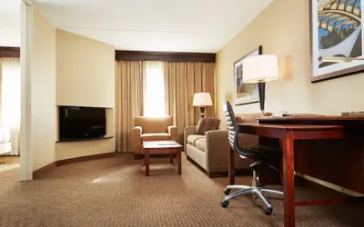DoubleTree Suites by Hilton Hotel Cincinnati - Blue Ash