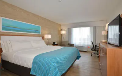 Holiday Inn Express & Suites Farmington by IHG