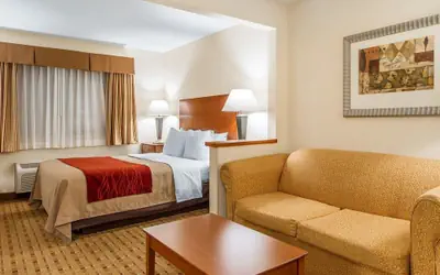 Quality Inn & Suites Eau Claire University Area