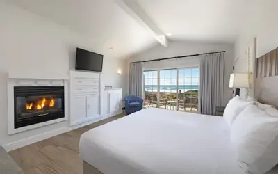 Cambria Landing Inn and Suites