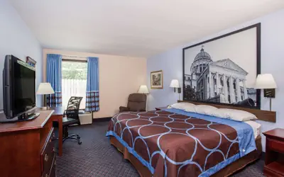 Super 8 by Wyndham Indianola