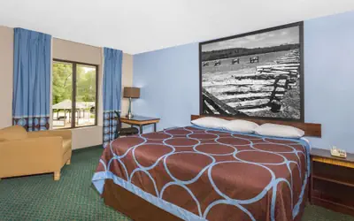 Super 8 by Wyndham Bentonville