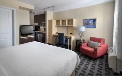 TownePlace Suites by Marriott Republic Airport Long Island