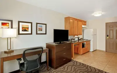 La Quinta Inn & Suites by Wyndham Las Vegas Red Rock