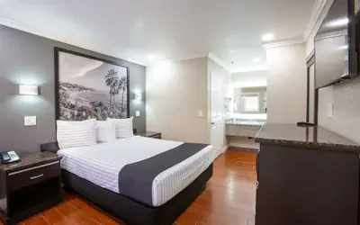 Super 8 by Wyndham Inglewood/LAX/LA Airport