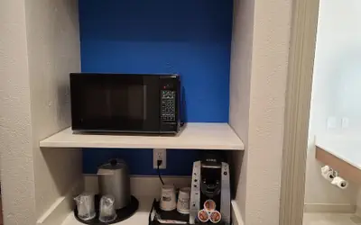 Holiday Inn Express & Suites Galveston West-Seawall