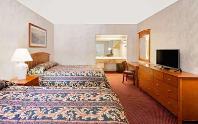 Super 8 by Wyndham Traverse City