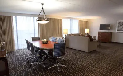 Hilton Kansas City Airport