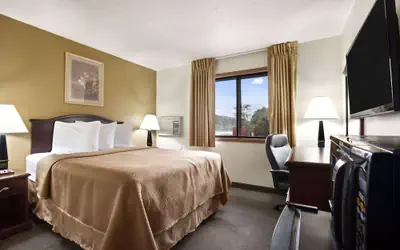 Travelodge by Wyndham La Porte/Michigan City Area