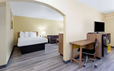 Days Inn & Suites by Wyndham Clovis