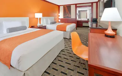 Howard Johnson by Wyndham San Marcos